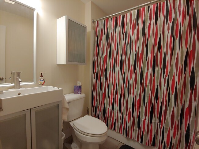 Building Photo - Spring