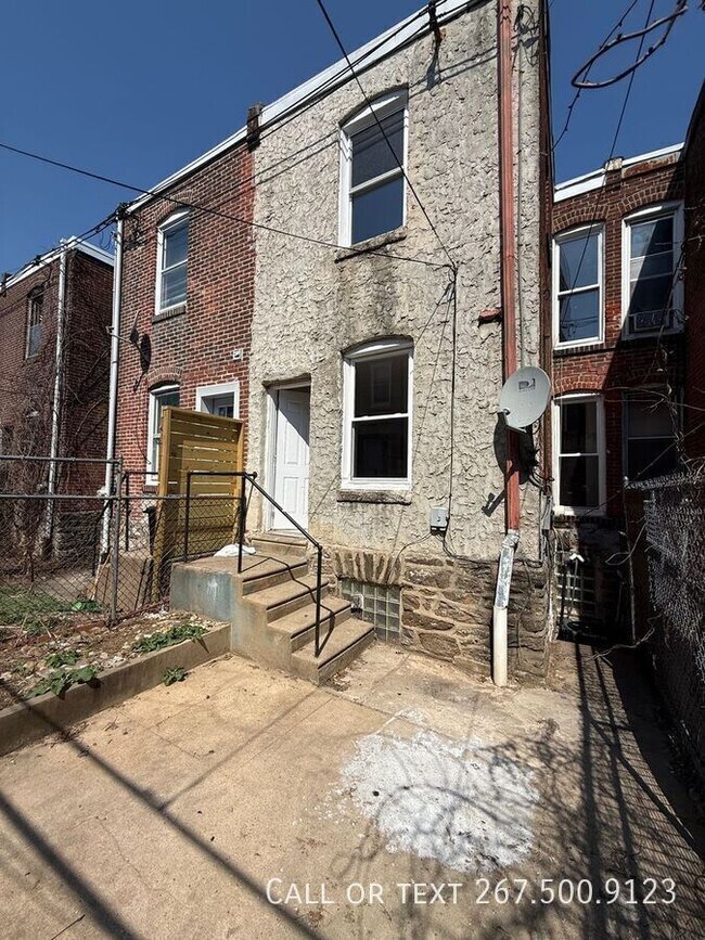 Building Photo - 226 W Ruscomb St