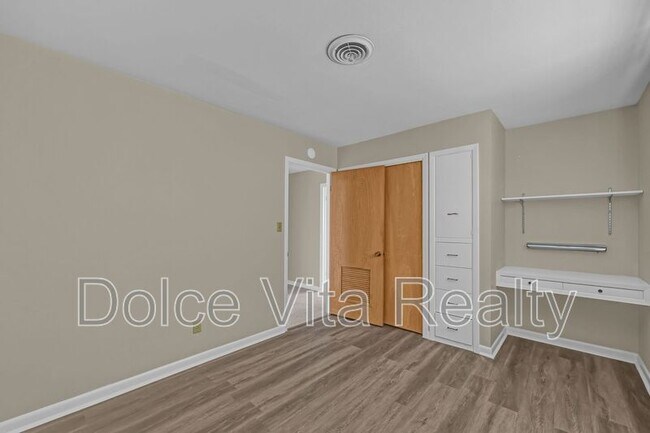 Building Photo - 1110 Walnut Ave