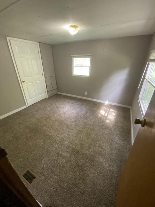 Building Photo - 2124 Countryside Dr