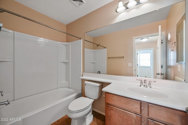 Building Photo - 2185 S Sanders Dr