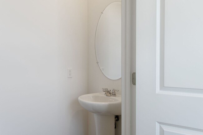 Building Photo - BRAND NEW - SINGLE FAMILY HOME IN COLUMBIA