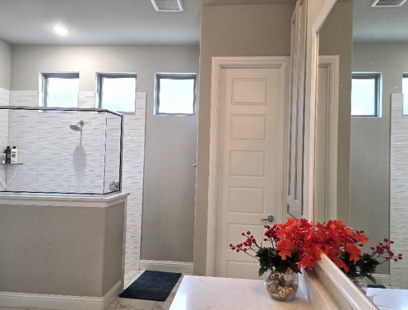 Building Photo - 8066 Glastonbury Dr