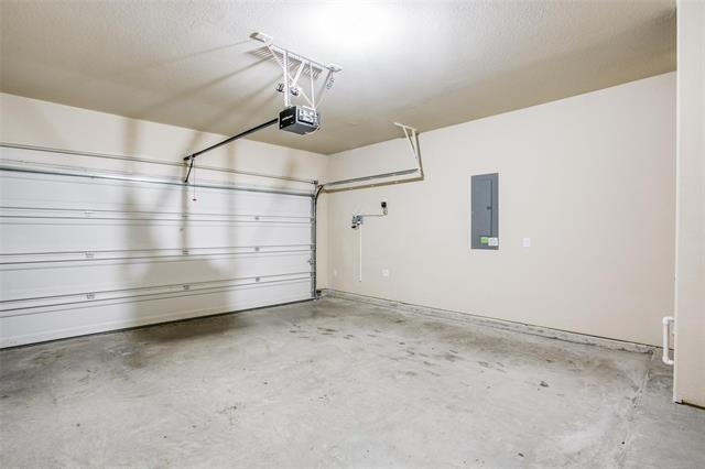 Building Photo - 453 Spring Dr