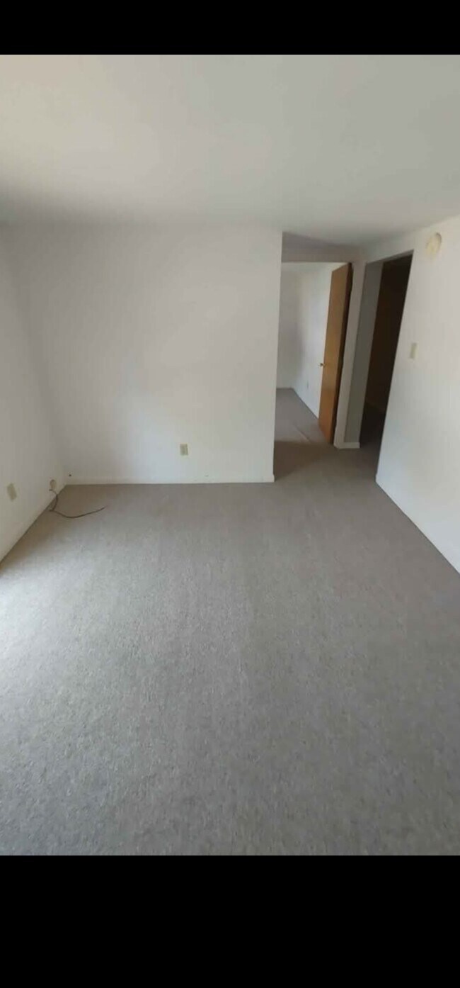 Building Photo - 46 Morton St