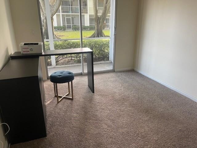 Building Photo - 589 Fanshaw O