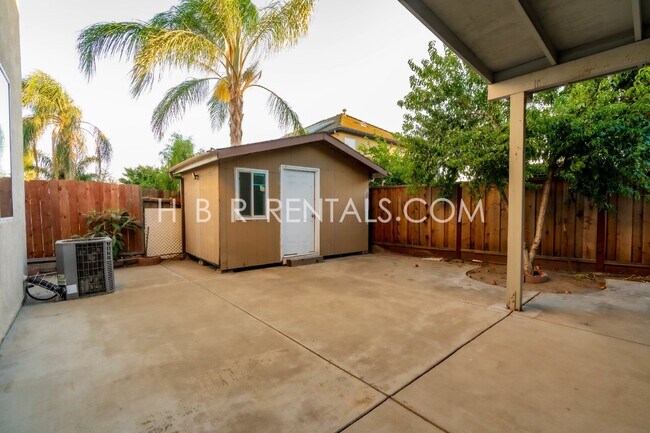 Building Photo - Charming 4 Bed, 2.5 Bath Home in Manteca, ...