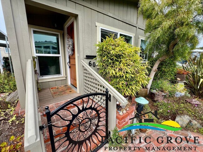 Building Photo - Lovely Monarch Pines age 55 and Older Furnished Home Available January of 2026!