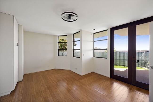 Building Photo - 1505 Skyline Dr