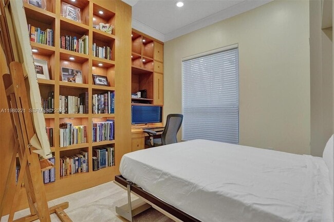 Building Photo - 1529 Shoreline Way