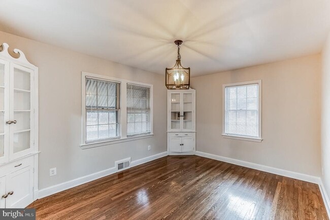 Building Photo - 440 N Nelson St