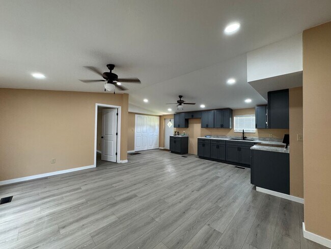 Building Photo - Newly Remodeled 3 Bedroom Manufactured Home in Suwannee County