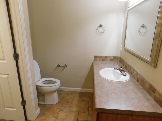 Building Photo - 3 Bed/2 Bath in Pearpark