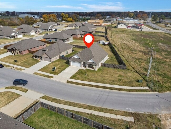 Building Photo - 102 Manfield Ave