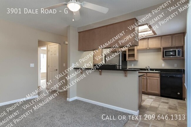 Building Photo - Modesto 2 Bedroom 2 Bath Condo "Parkview V...