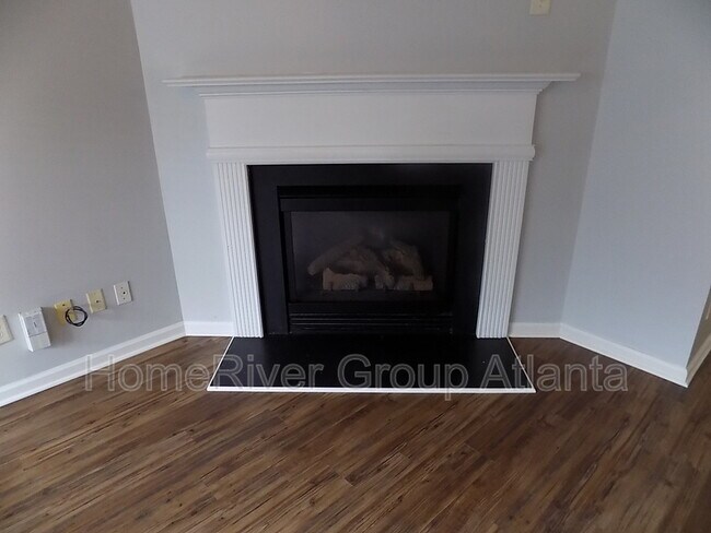 Building Photo - 460 Springbottom Ct SE