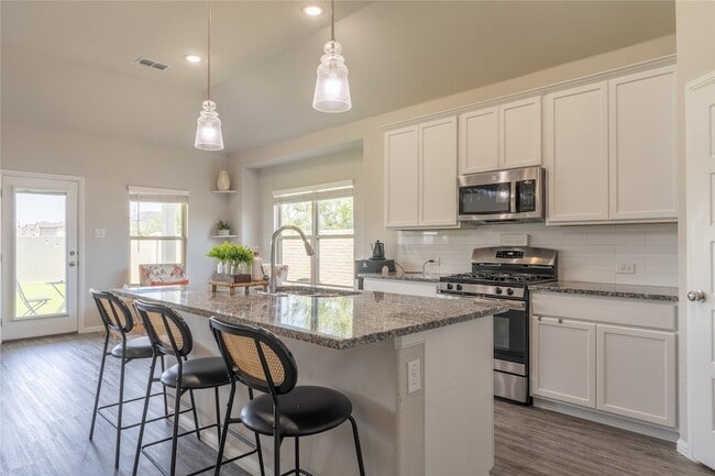 Building Photo - 7105 Pampas Pl