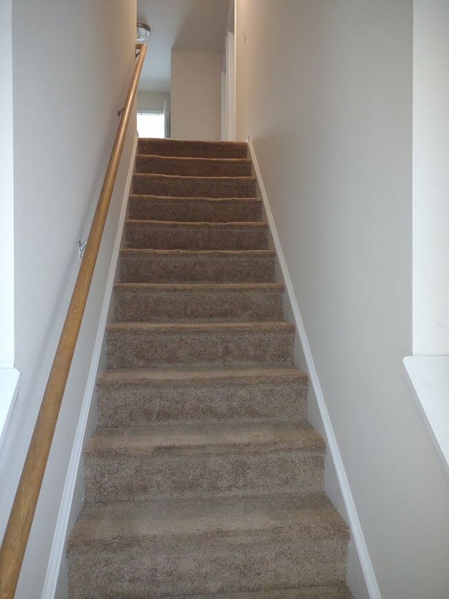 Building Photo - Super Four bedroom home in Northeast Columbia!