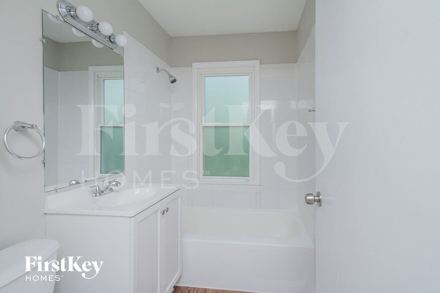 Building Photo - 164 Blackhawk Dr