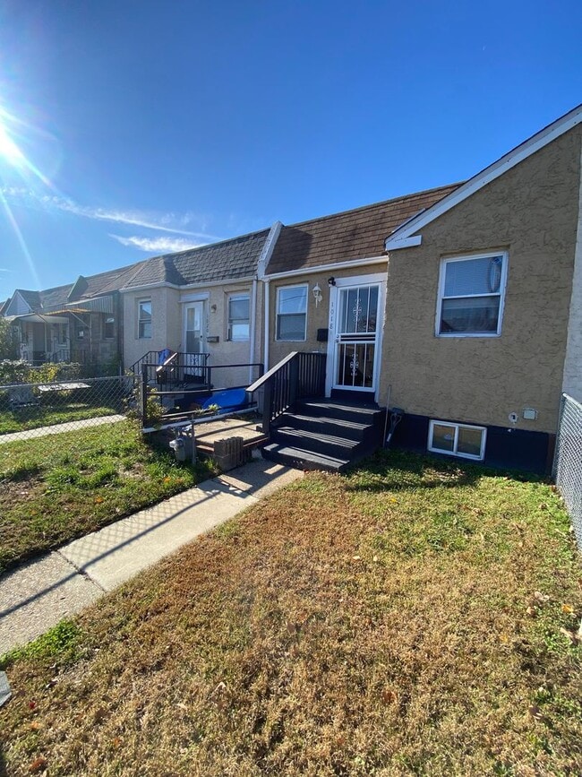 Building Photo - Charming 2-Bedroom Row Home in Sharon Hill
