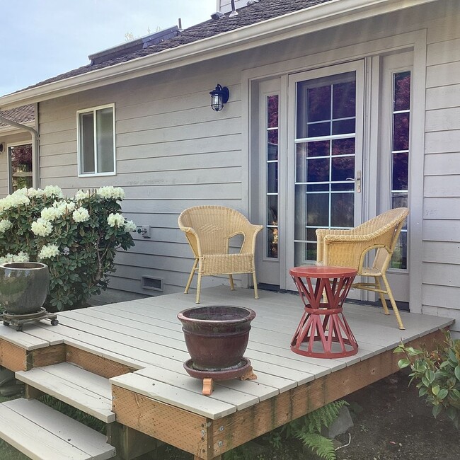 Building Photo - Charming Mukilteo Rambler in Fair Harbor