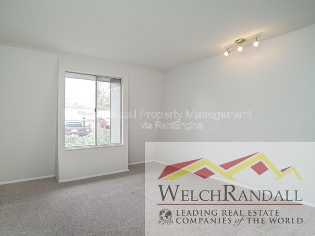 Building Photo - 5511 S Willow Ln
