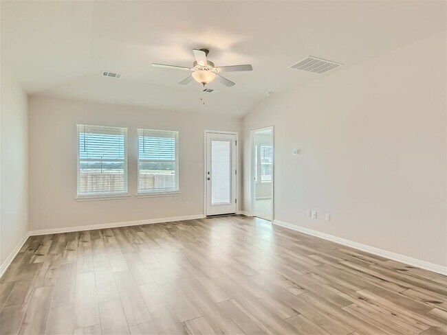 Building Photo - 512 Dayspring Cv