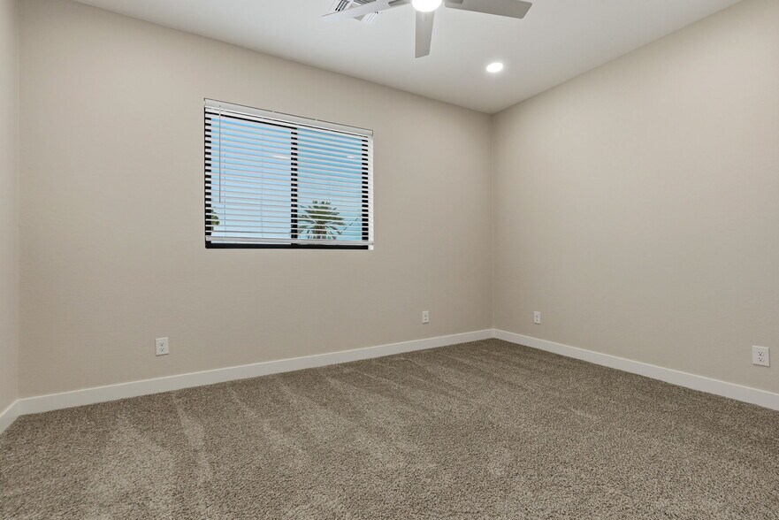 Building Photo - 1222 E Diamond St