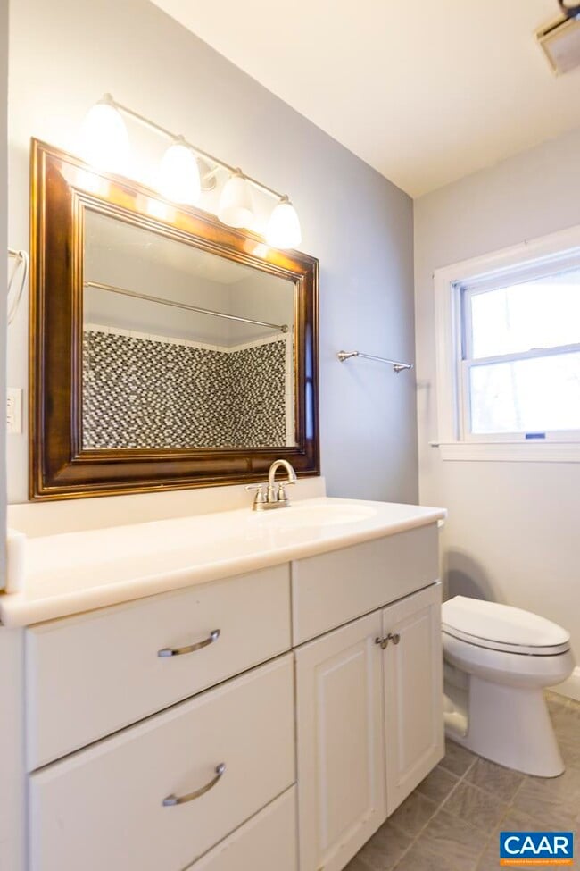 Building Photo - 1718 Rugby Ave