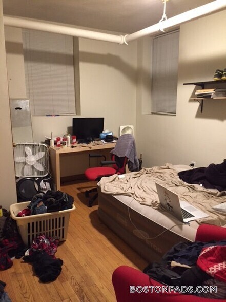 Building Photo - 115 St Stephen St