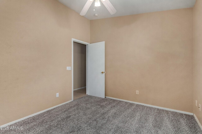 Building Photo - 13861 W Elm St