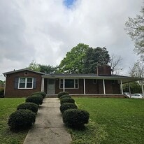 Building Photo - 548 Greenway Dr