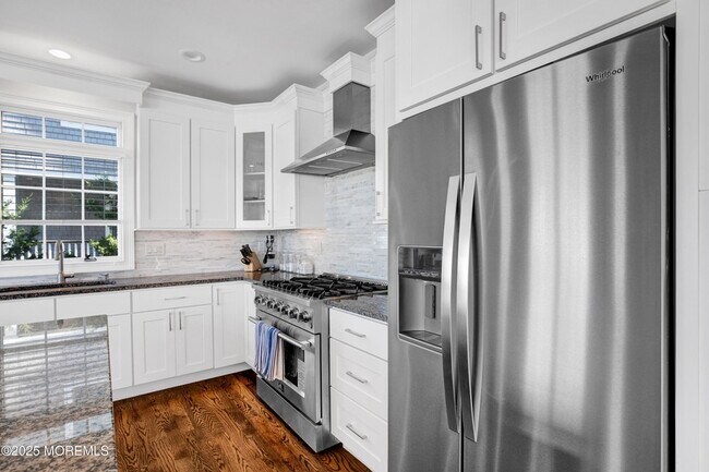 Building Photo - 206 N Lagoon Rd