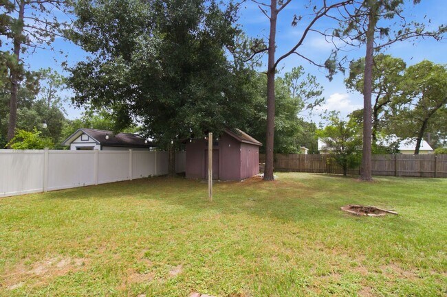 Building Photo - 359 John King Rd