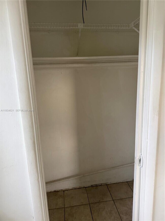 Building Photo - 101 SW 4 Ave