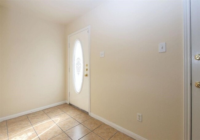 Building Photo - 11148 Opatrny Meadows Ln
