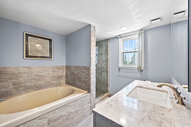 Master Bath - 13 Crystal Ln