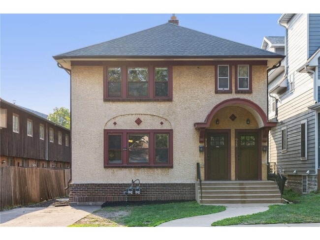 Primary Photo - 953 17th Ave SE