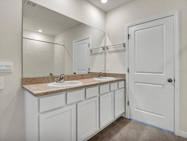 Building Photo - 12537 Night View Dr