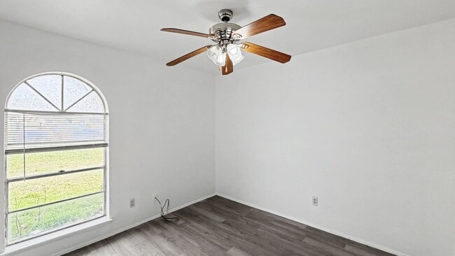 Building Photo - 130 Astoria Dr