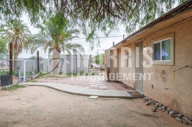 Building Photo - NO HOA Home in a Great Location