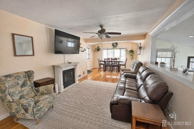 Building Photo - 100 Pinetree Dr