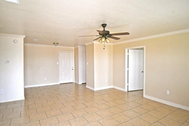 Building Photo - Cute 3 Bedroom 1 Bath Home with storage shed.