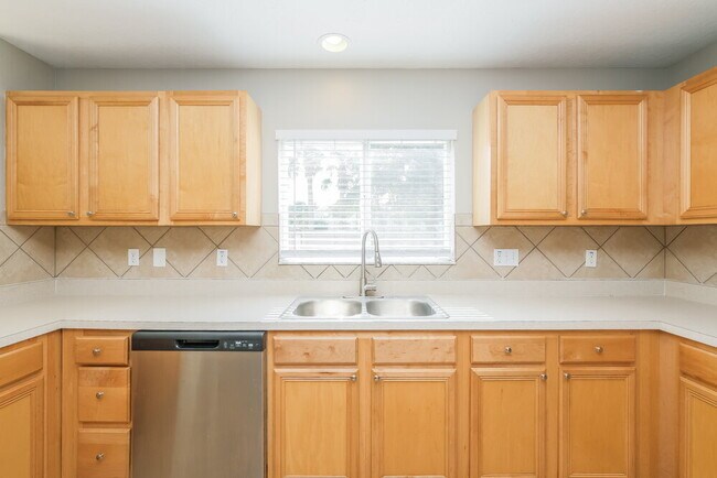 Building Photo - 9243 Wellstone Dr