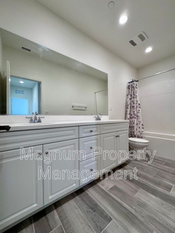 Building Photo - 34913 Limecrest Pl