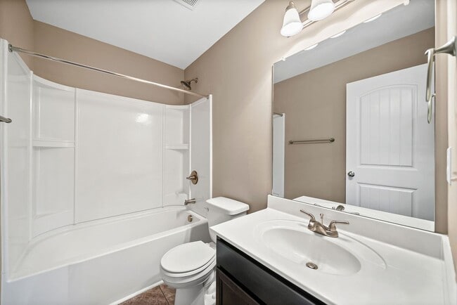 Building Photo - Nice Townhome in Governors Crossing Ready for you to Call home before Christmas