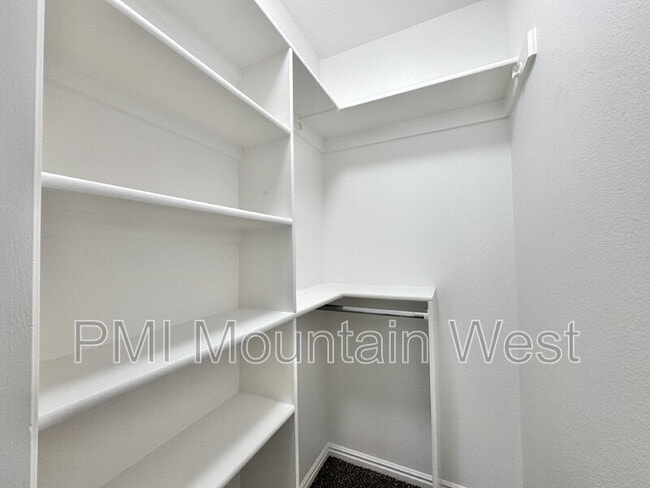 Building Photo - 49 S 200 W