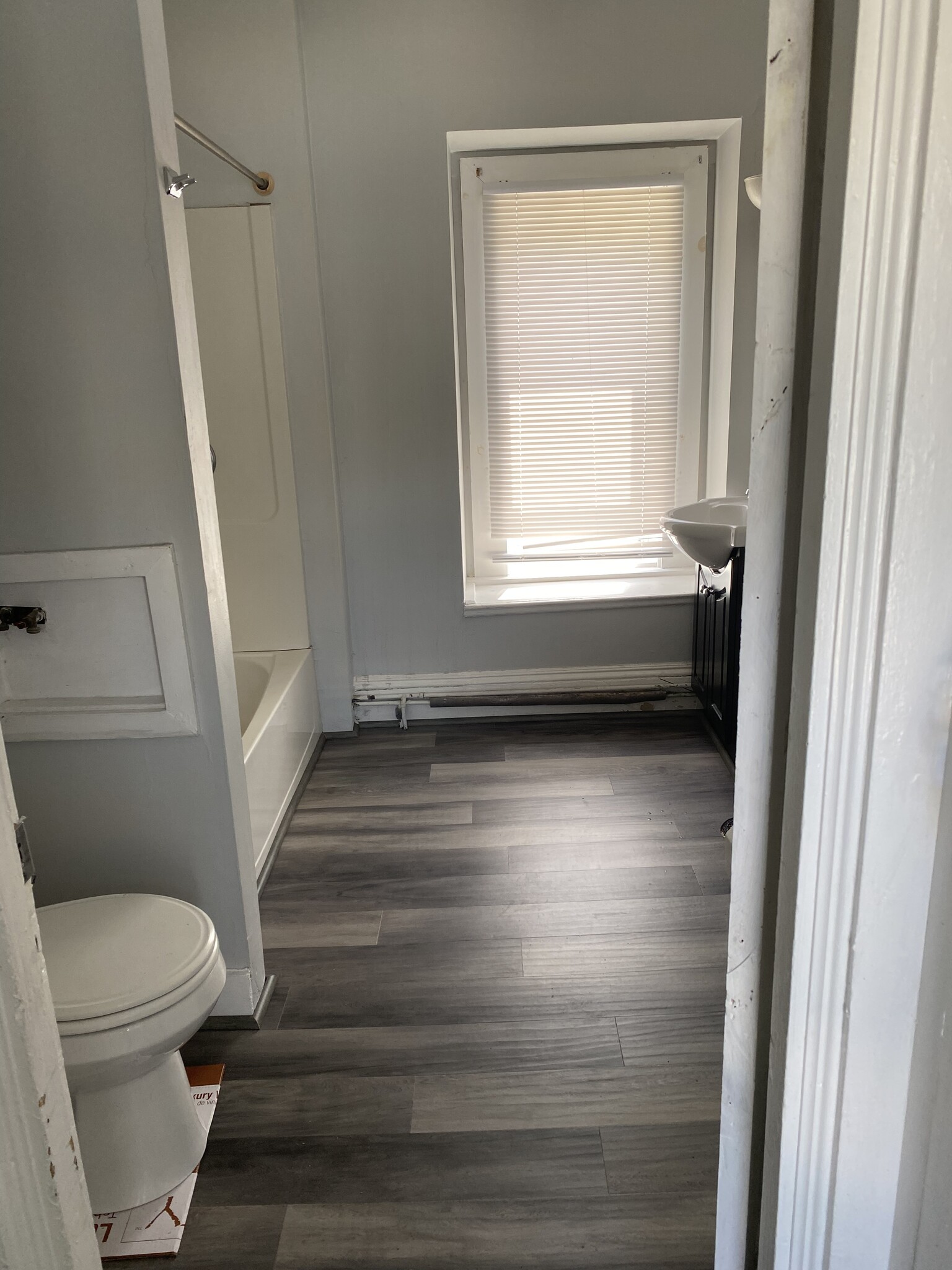 Bathroom - 65 Fern St