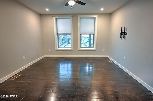 Building Photo - 628 Hudson St