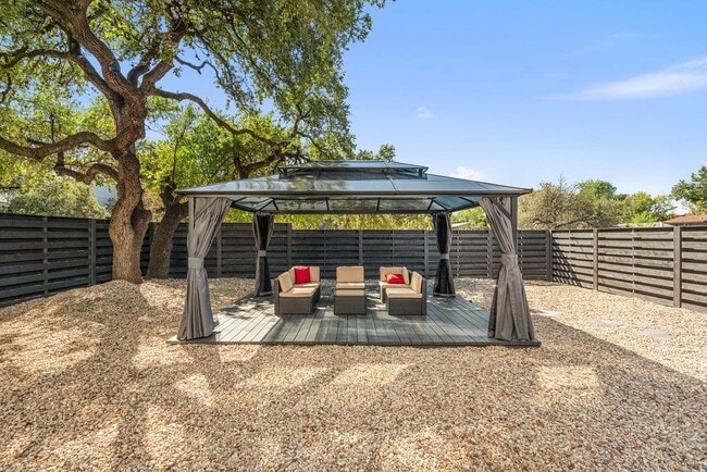 Building Photo - 814 W Mary St